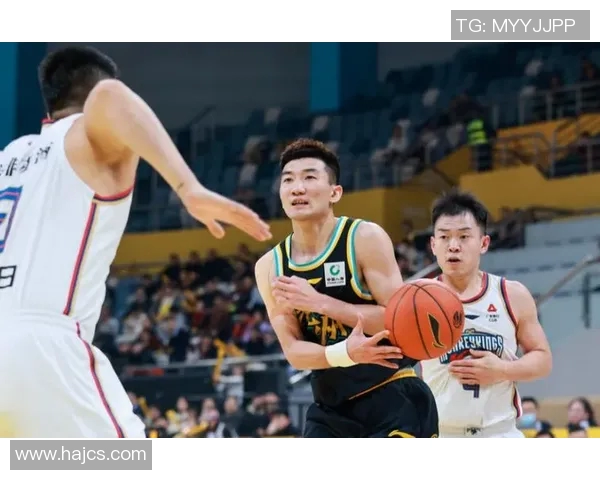 孙铭徽防守技巧解析助力球队胜利展现篮球场上的战术智慧与个人能力