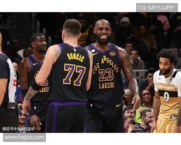洛杉矶湖人队交易得到明星后卫，球队战力再次提升